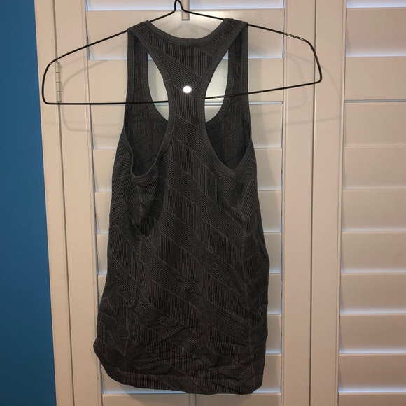 Lululemon Grey tank top - Picture 2 of 5